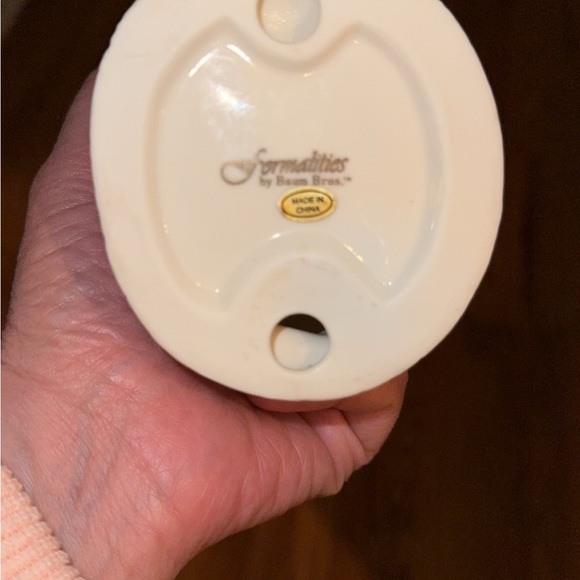 Elephant Hand Painted
Porcelain Formalities by Baum Bros With 10K Gold - Picture 7 of 7